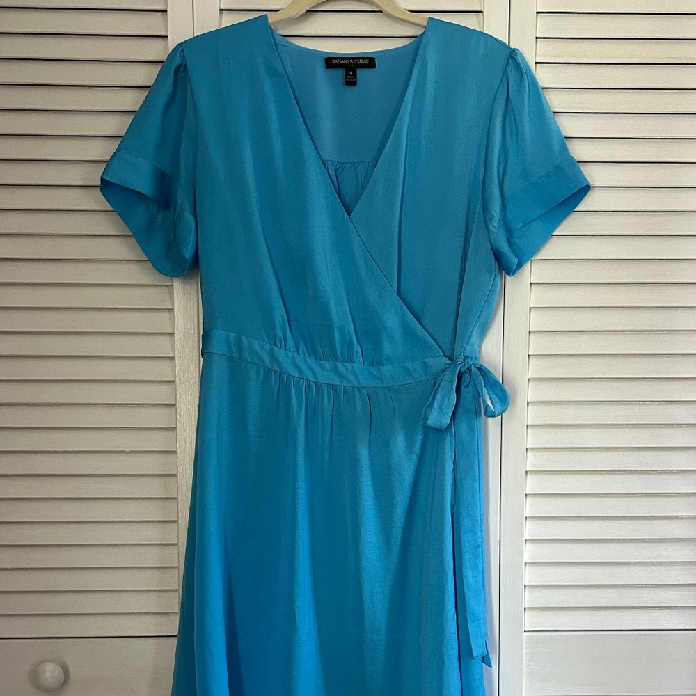 Gorgeous Bright Blue Matte Satin Wrap Dress - Banana Republic - Misses size M